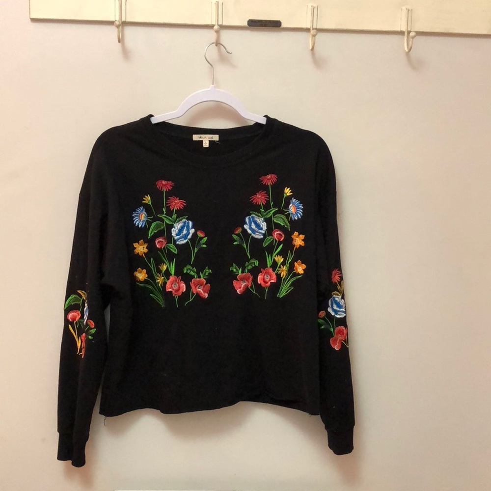 Crew Neck Lmbroidered